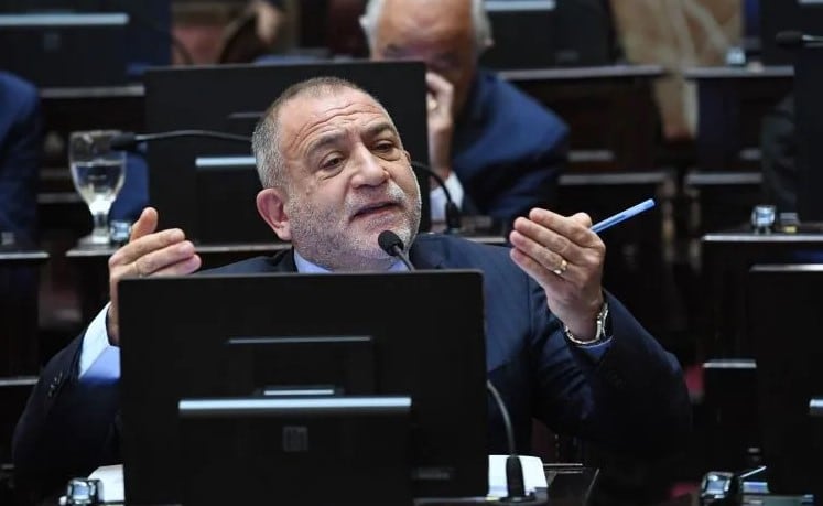 Juez oficializó su vínculo con el Gobierno nacional en el Senado.