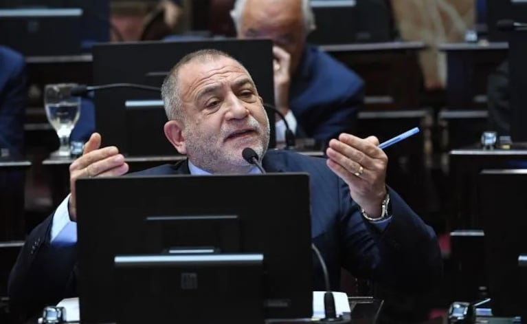 Juez oficializó su vínculo con el Gobierno nacional en el Senado.