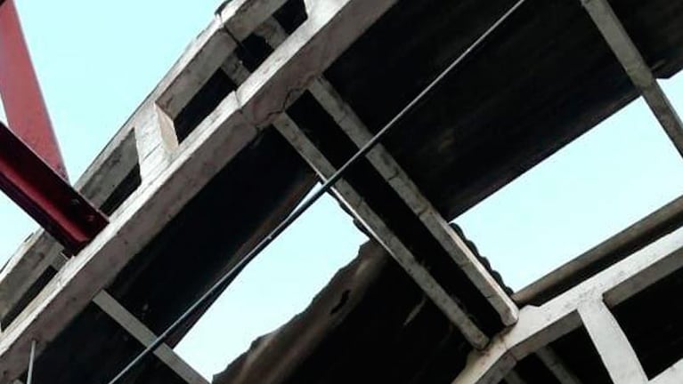 Jugaban Fortnite, uno se subió a un techo disfrazado de Hombre Araña y se cayó en Rosario