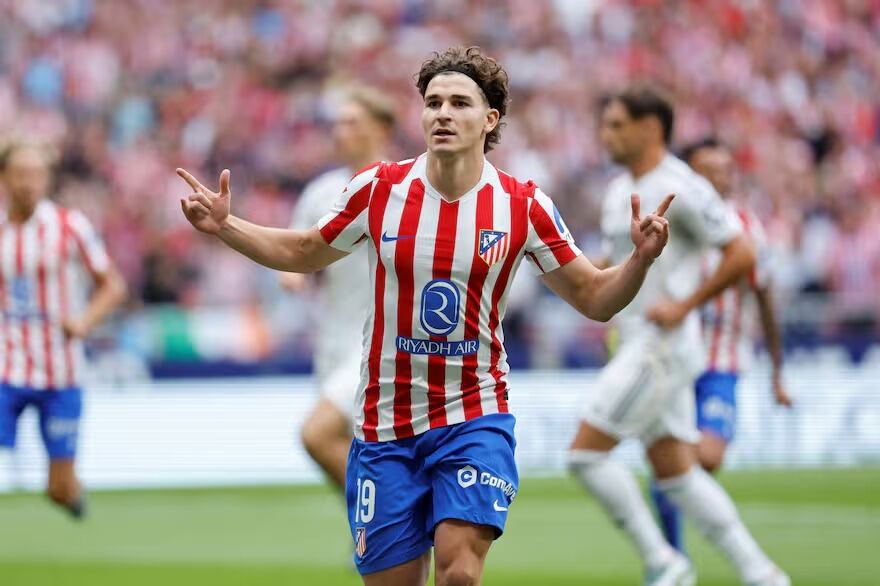 Julián Álvarez marcó dos goles.