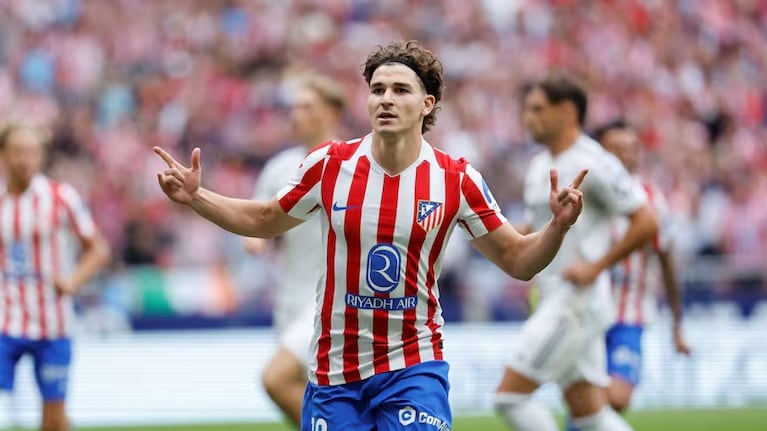 Julián Álvarez marcó dos goles.