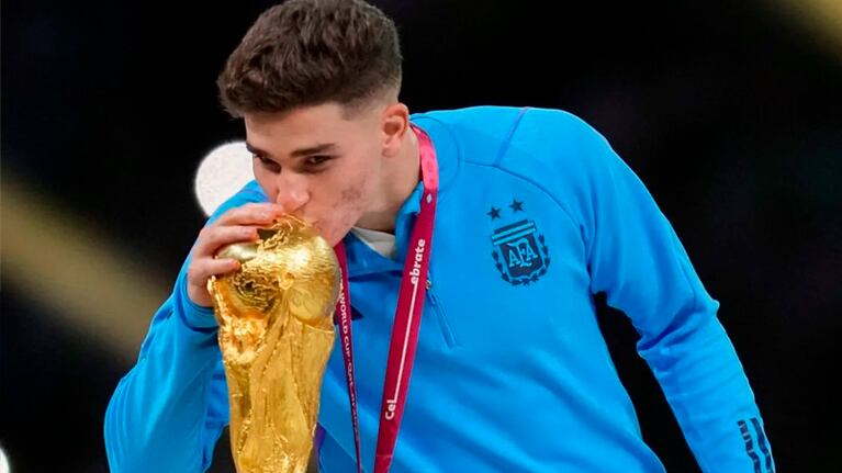 Julián Álvarez quedó inmortalizado en el Atlético Calchín.