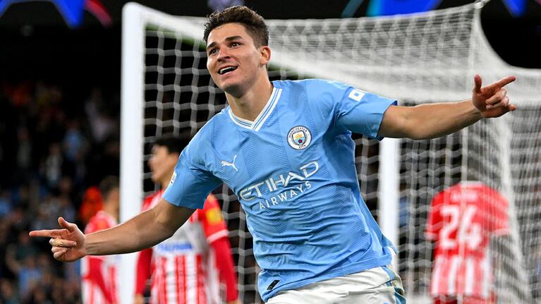 Julián Álvarez volvió a destacarse en el Manchester City.