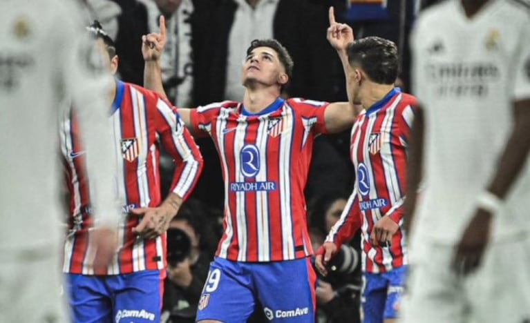 Julián Álvarez y las razones de su festejo particular.