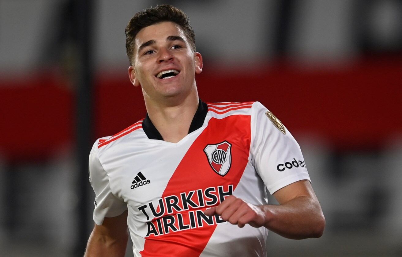 Julián, comprado por Manchester City, se está despidiendo de River a puro gol.