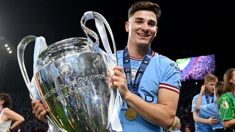 Julián ganó su tercer título con Manchester City.