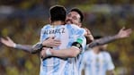 Julián y un gran abrazo con Messi.