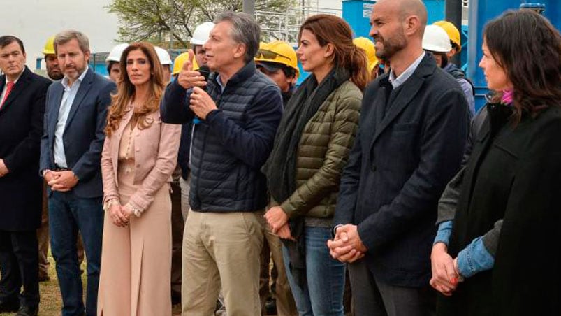 Juliana Awada se dejó ver con un look bien informal en Santiago del Estero.