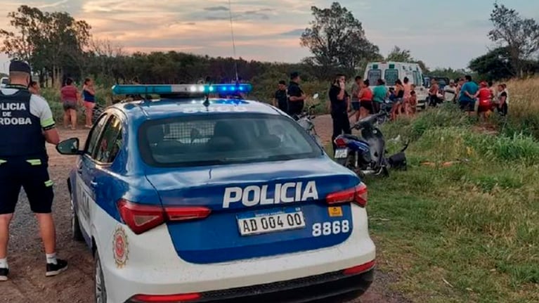 Junto a la víctima, hallaron un cuchillo y una moto.