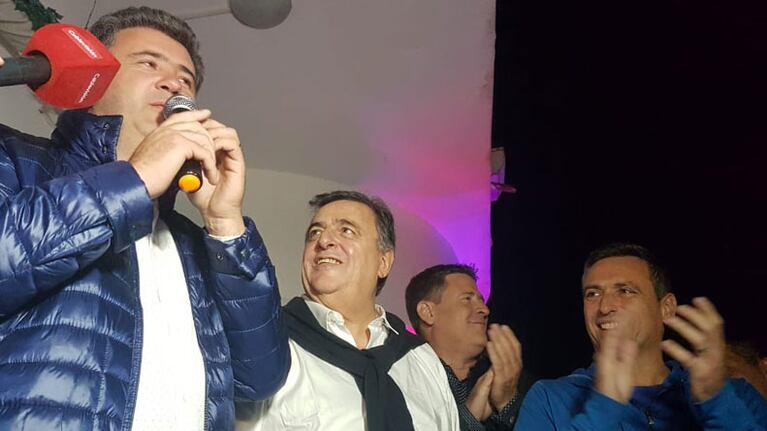 Juntos, Negri y Mestre acompañaron a Dieminger en el festejo.