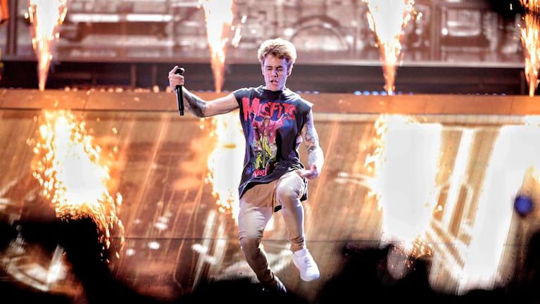 Justin Bieber conquistó Barcelona, pese a su violenta actitud con un fans.