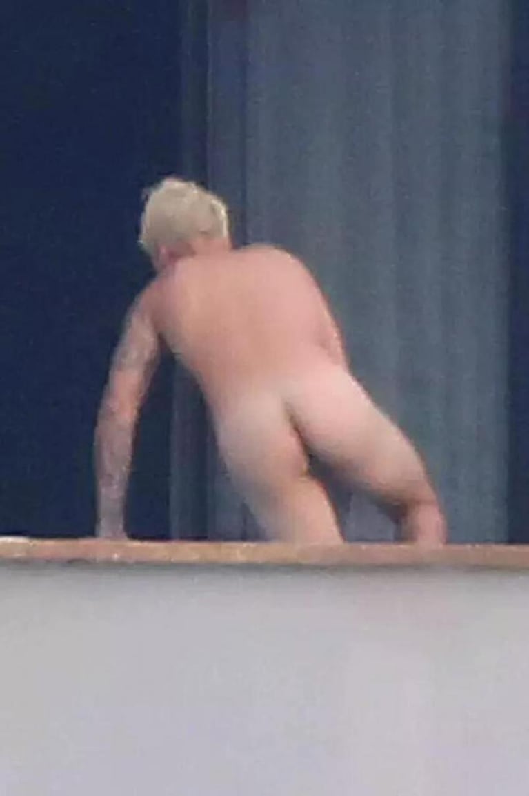 Justin Bieber se paseó totalmente desnudo por la playa