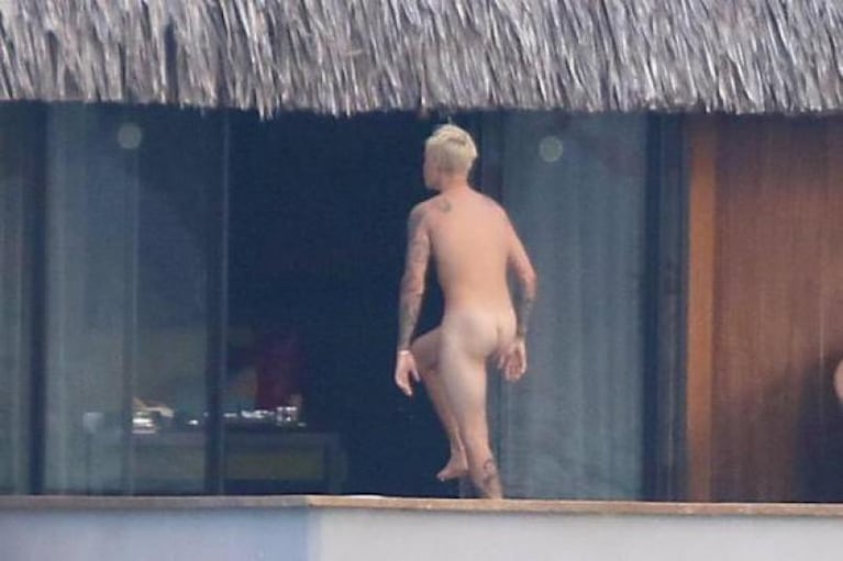 Justin Bieber se paseó totalmente desnudo por la playa