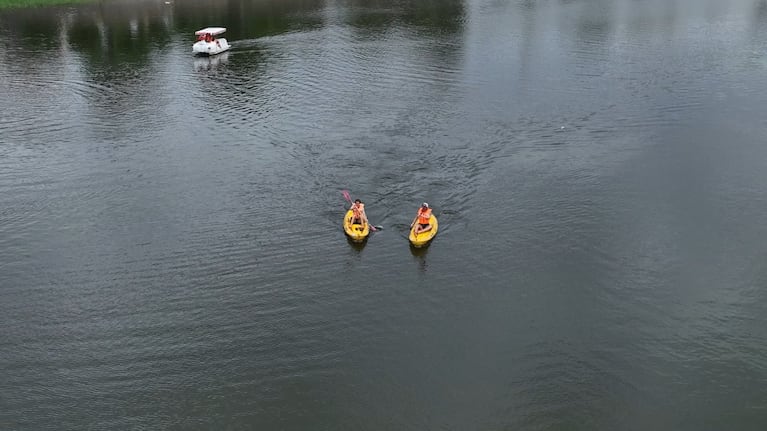 Kayak, una de las actividades náuticas en Carlos Paz.