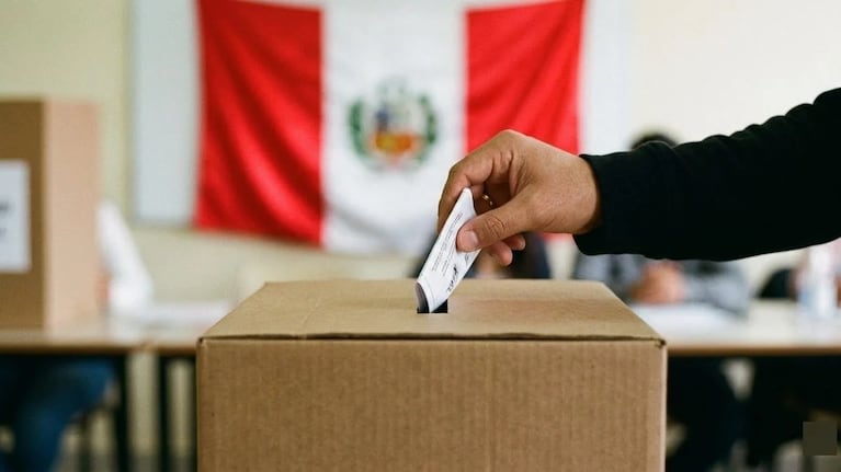 Keiko Fujimori y Roberto Sánchez disputarán la segunda vuelta presidencial en Perú.