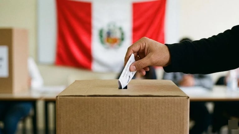 Keiko Fujimori y Roberto Sánchez disputarán la segunda vuelta presidencial en Perú.