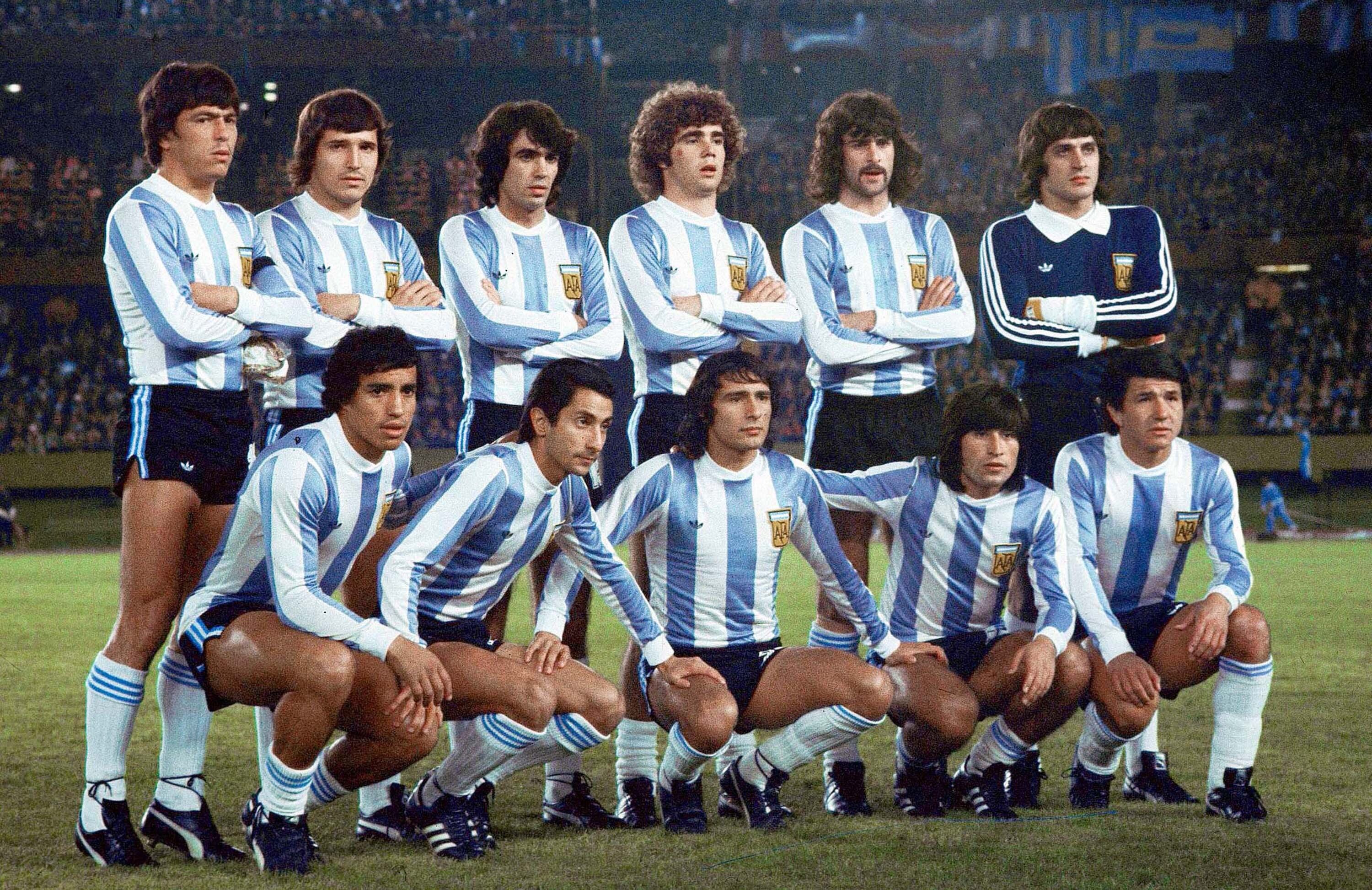 Kempes y Valencia despidieron vía redes sociales a Galván.
