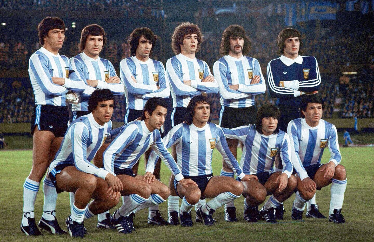 Kempes y Valencia despidieron vía redes sociales a Galván.