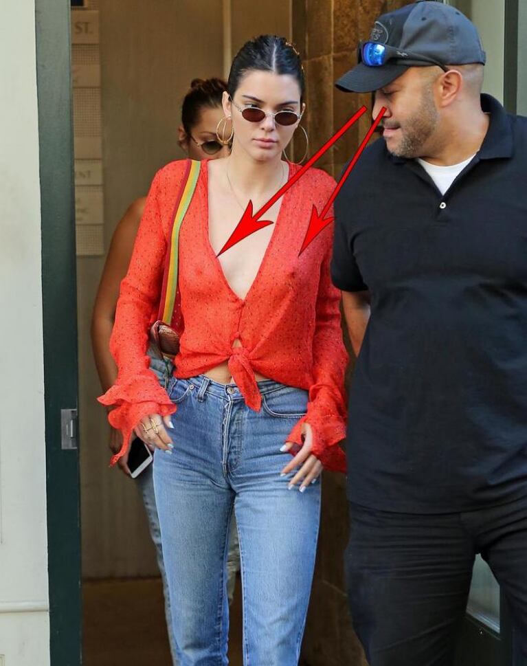 Kendall Jenner sin corpiño por Nueva York