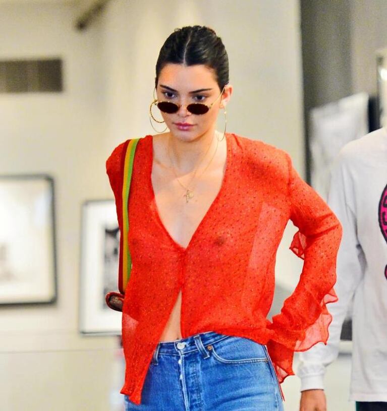 Kendall Jenner sin corpiño por Nueva York