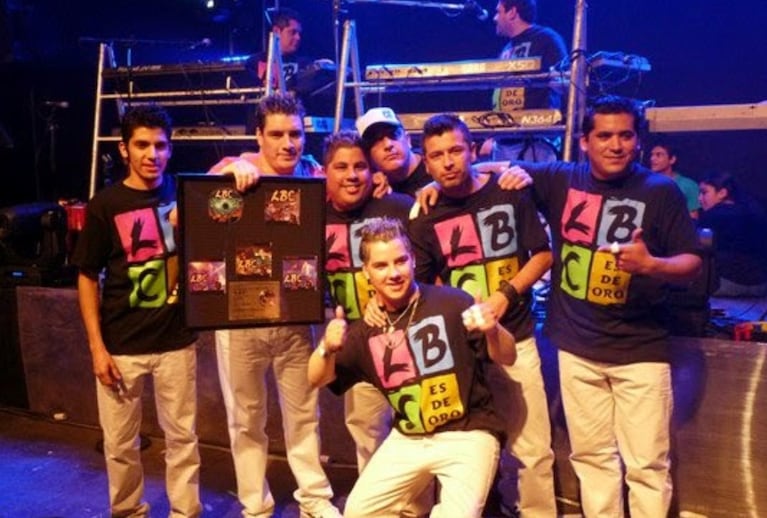 Kesito junto a La Banda de Carlitos en el año 2010.