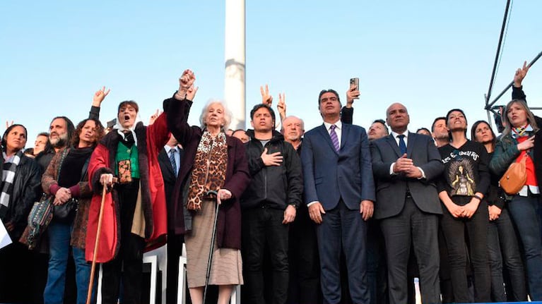 Kicillof durante la marcha de este viernes.