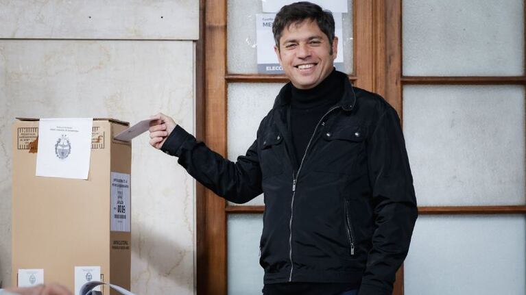 Kicillof festejó la victoria peronista en las legislativas bonaerenses.
