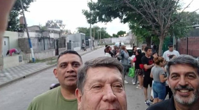 Kraisman reapareció con tareas políticas en un barrio tras la excarcelación: las fotos