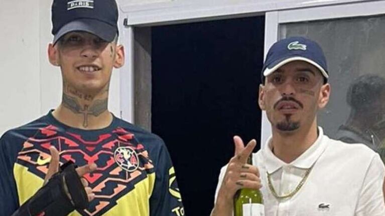 L-Gante llegó al velorio de El Noba en una limusina pintada en su honor