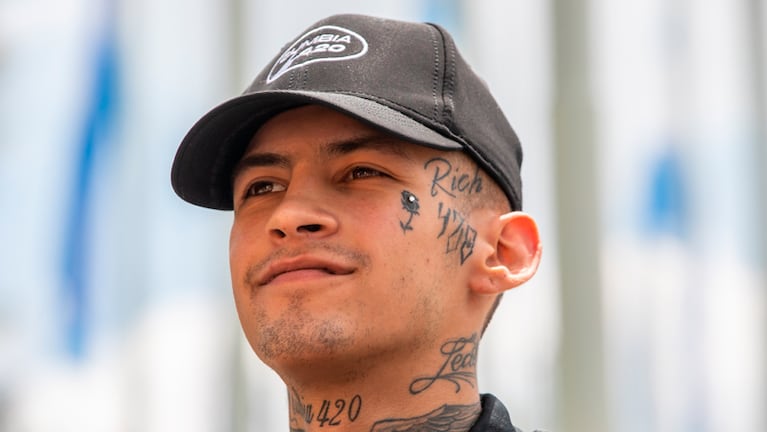 L-Gante sorprendió con su nueva novia en Navidad: la foto que revolucionó las redes