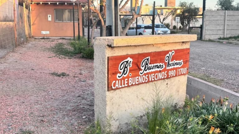 La abuela y el nieto murieron tras caer a un pozo ciego.