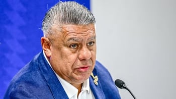 La AFA negó que le hayan incautado el celular al Chiqui Tapia en Estados Unidos.