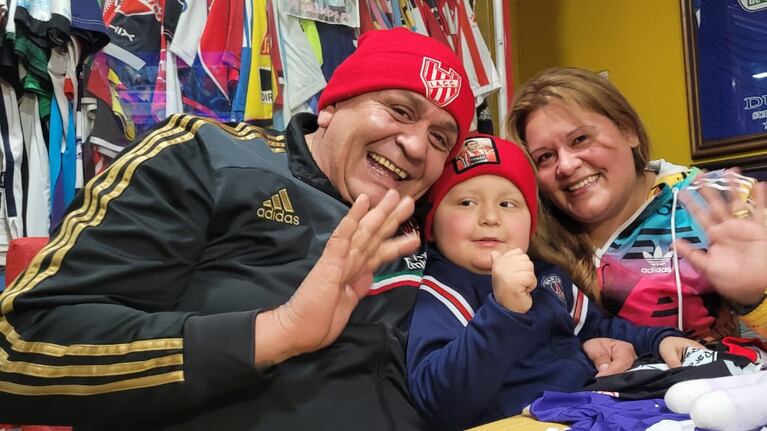 La alegría de la familia de Nehier. Foto: Fredy Bustos/ElDoce.