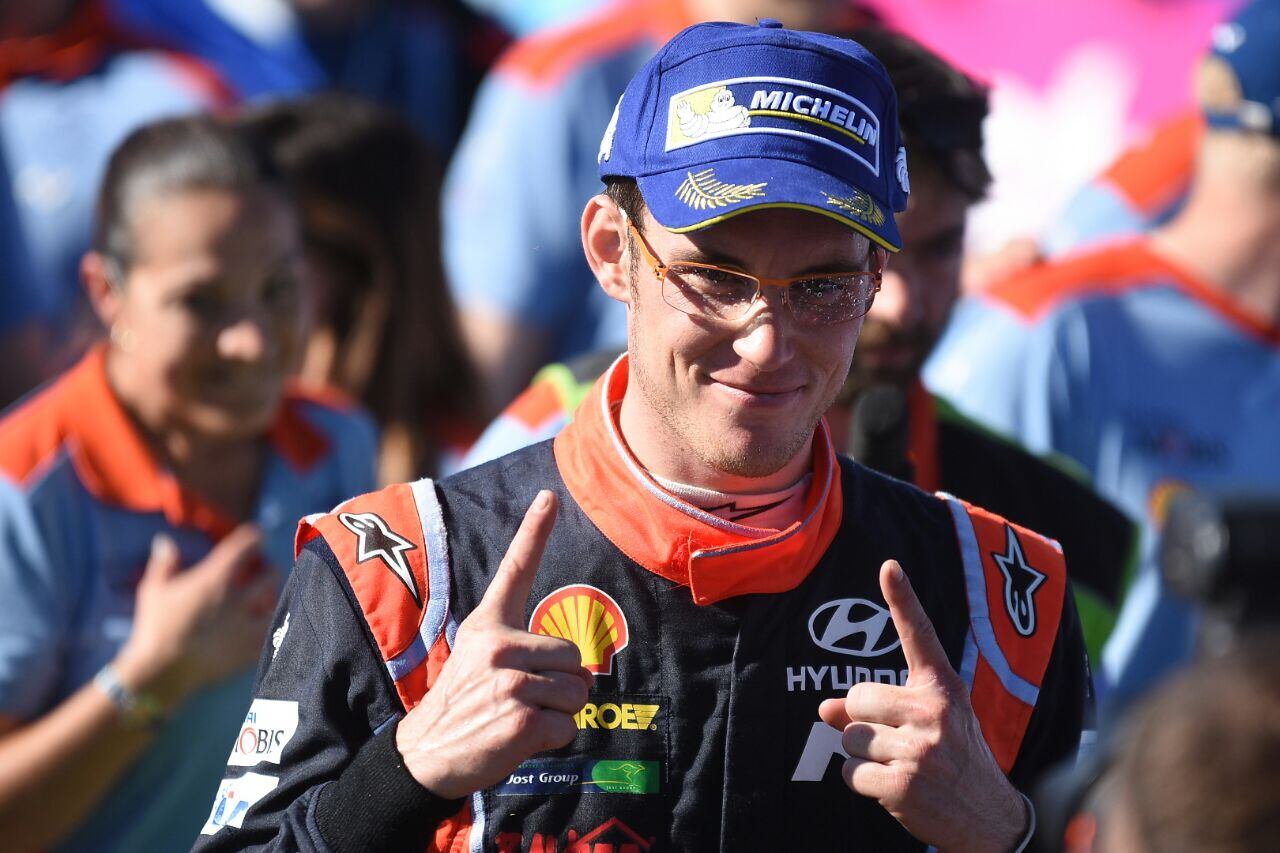 La alegría de Neuville y el equipo Hyundai. Foto: Lucio Casalla.