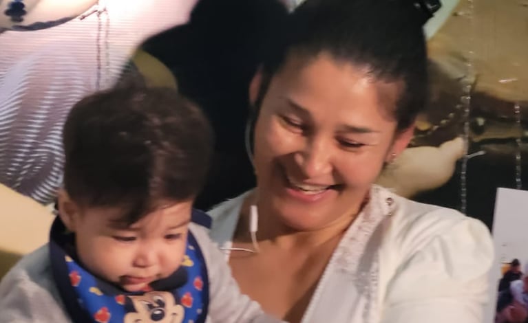 La alegría y la emoción de Chapita Gutiérrez en el primer cumpleaños de su hijo