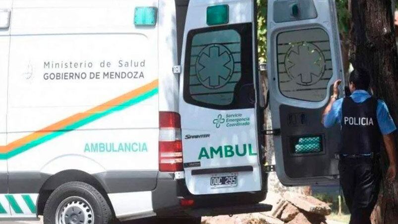 La ambulancia llegó a los pocos minutos, pero el hombre ya estaba muerto.