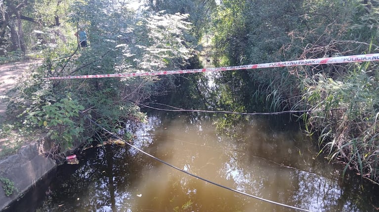 La anciana cayó al curso de agua y se ahogó.