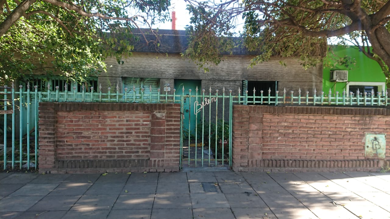 La anciana está internada en el Instituto del Quemado.