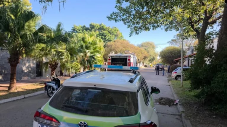La anestesista fue hallada muerta en el patio de su casa.