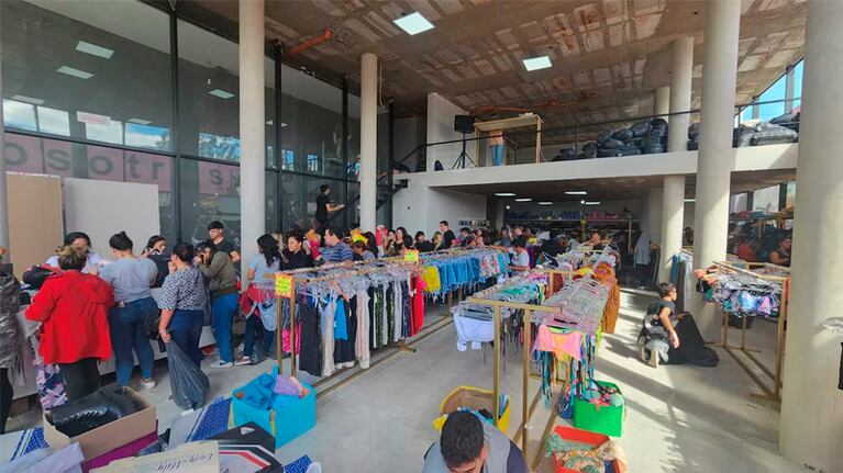 La apertura del local había generado una revolución en el barrio.
