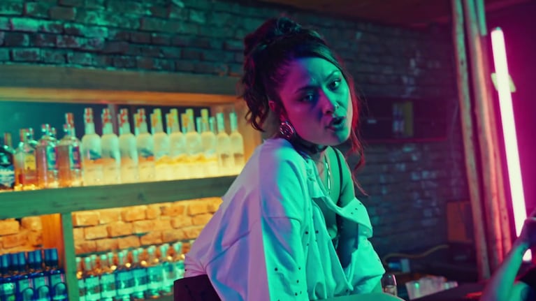 La artista estrenó un nuevo tema titulado "Vulnerable".