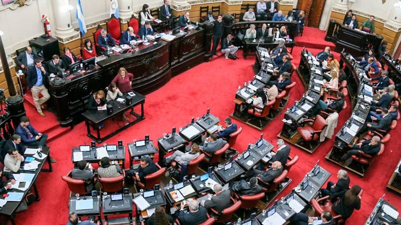 La asamblea legislativa durante el debate. 