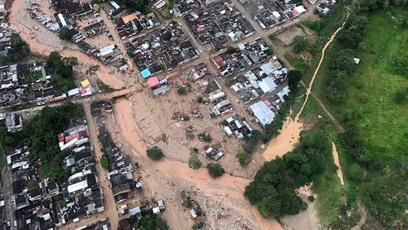 La avalancha se produjo a medianoche por el desbordamiento de los ríos Mocoa, Mulato y Sangoyaco. Foto: AFP