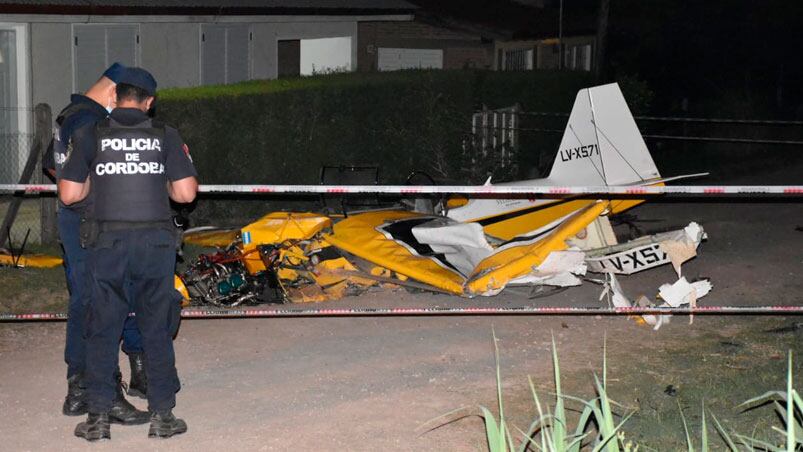 La avioneta quedó destruida.