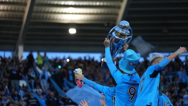 La B levantó la copa por primera vez en su historia.