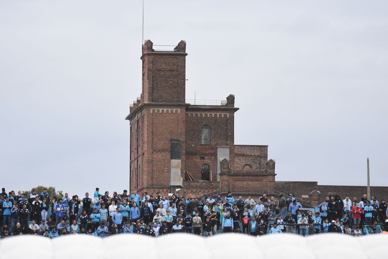 La B volvió a jugar ante su gente. Foto: Lucio Casalla / ElDoce.tv.