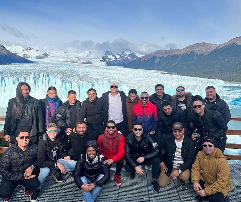 La banda completa en el Glaciar.