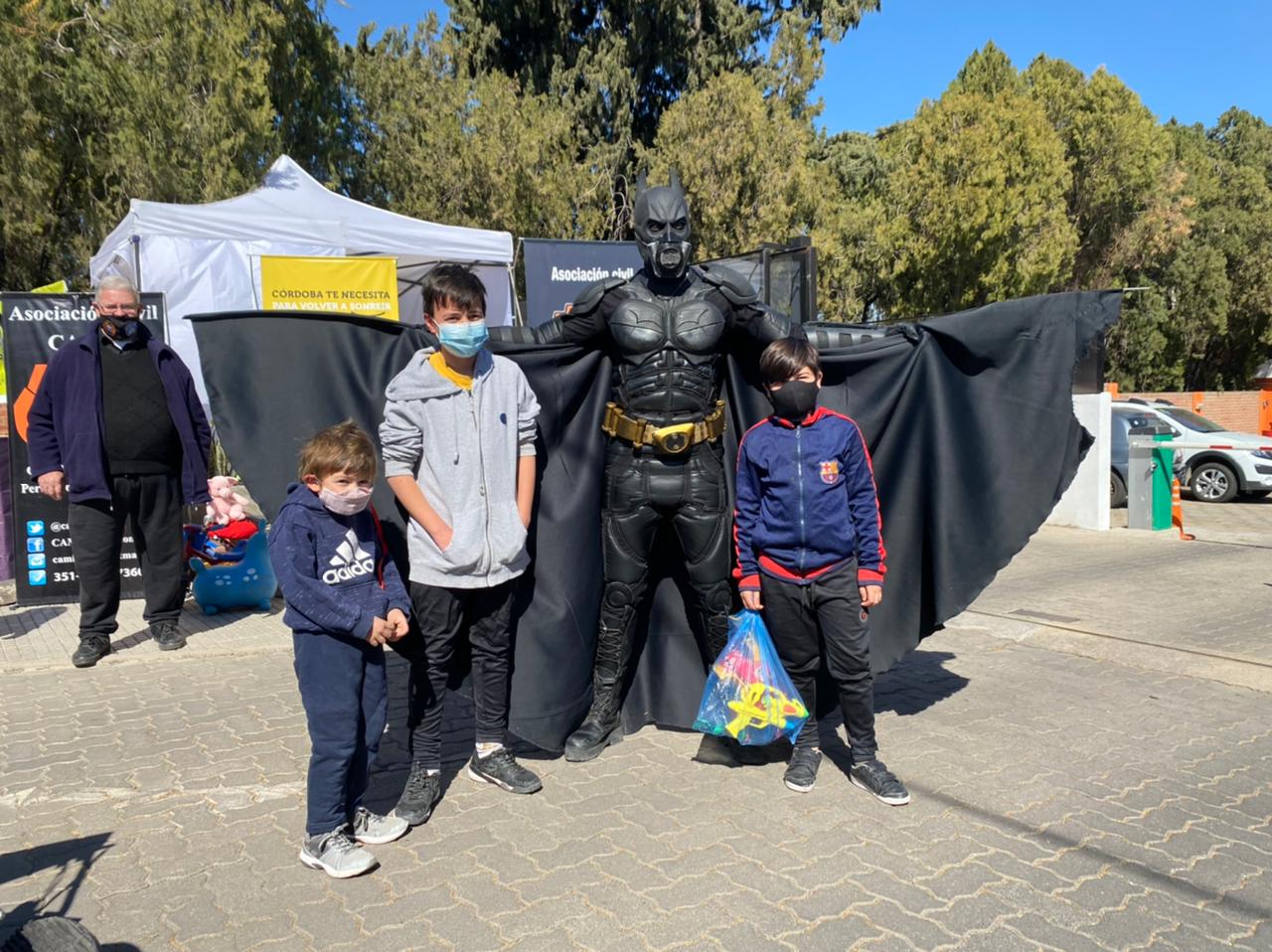 La Banda de Carlitos le puso ritmo cuartetero a la tarde solidaria. 