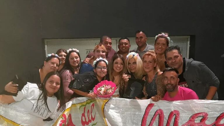 La banda del pasacalles, los fieles seguidores de Magui Olave
