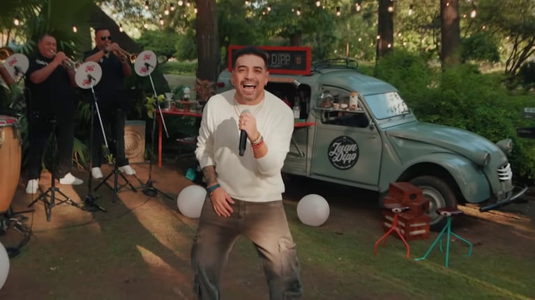 La banda estrenó "Sabor a Session #1" con la voz de Neno Aguirre.